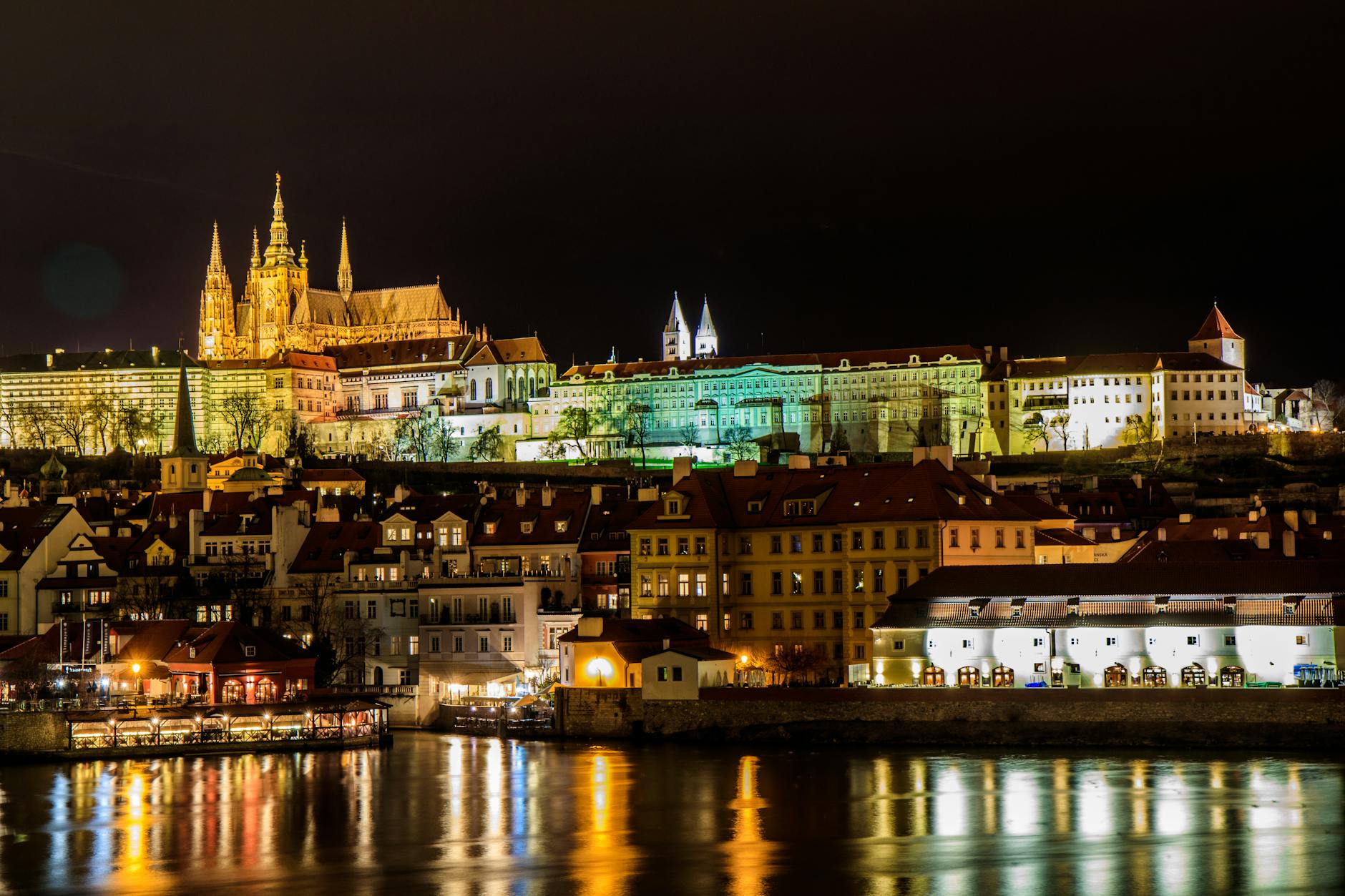 Prague castle and old town view